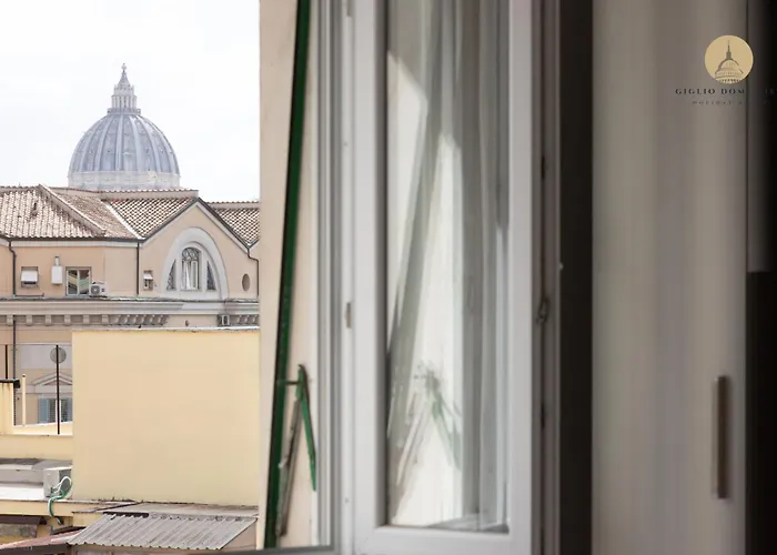 Giglio Dome View - St Peter View, 300mt To Metro A, Vatican City, A-c Apartament